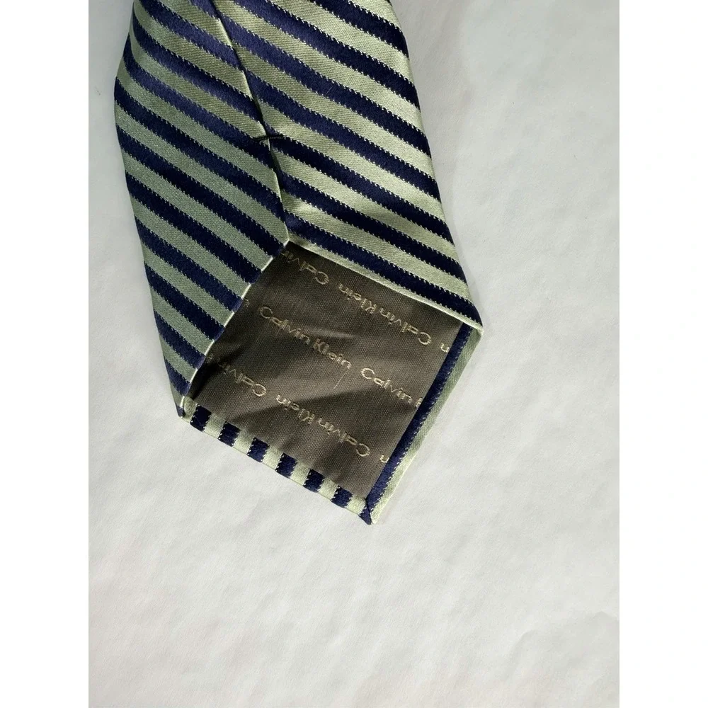 Calvin Klein Men's Silk Tie Navy Blue‎ & Light Green Diagonal Stripe Classic